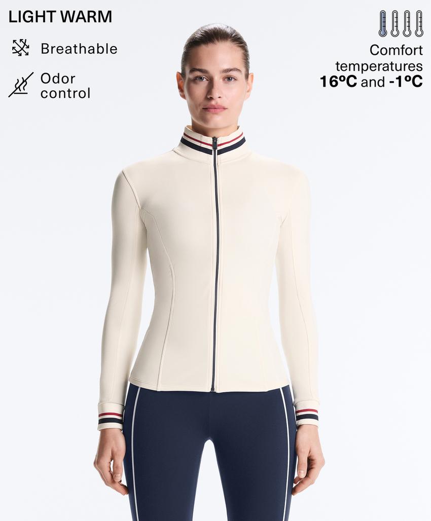 Легкая и теплая высокотехнологичная куртка с резиновыми элементами