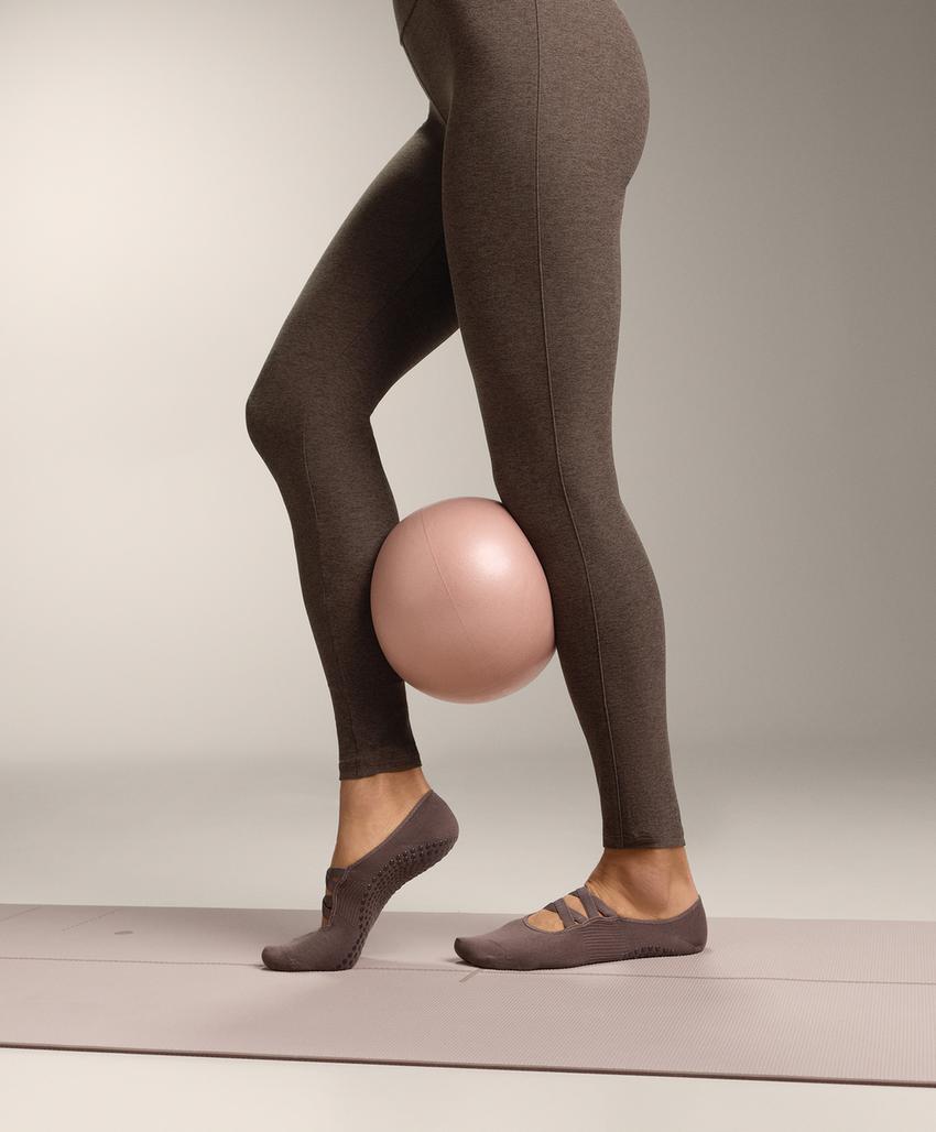 2 pairs of polyamide blend yoga and Pilates socks with double straps