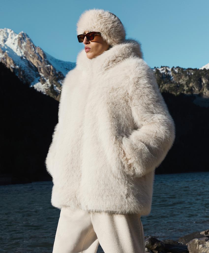 Куртка с капюшоном из искусственного меха