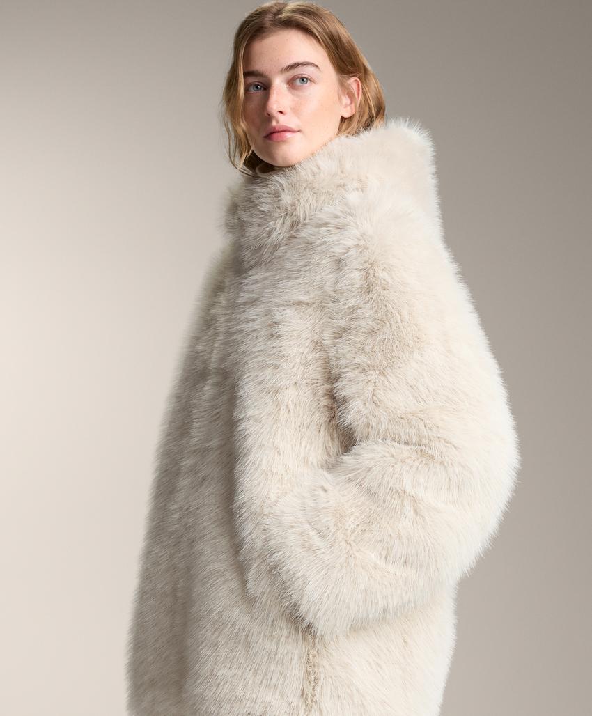 Куртка с капюшоном из искусственного меха