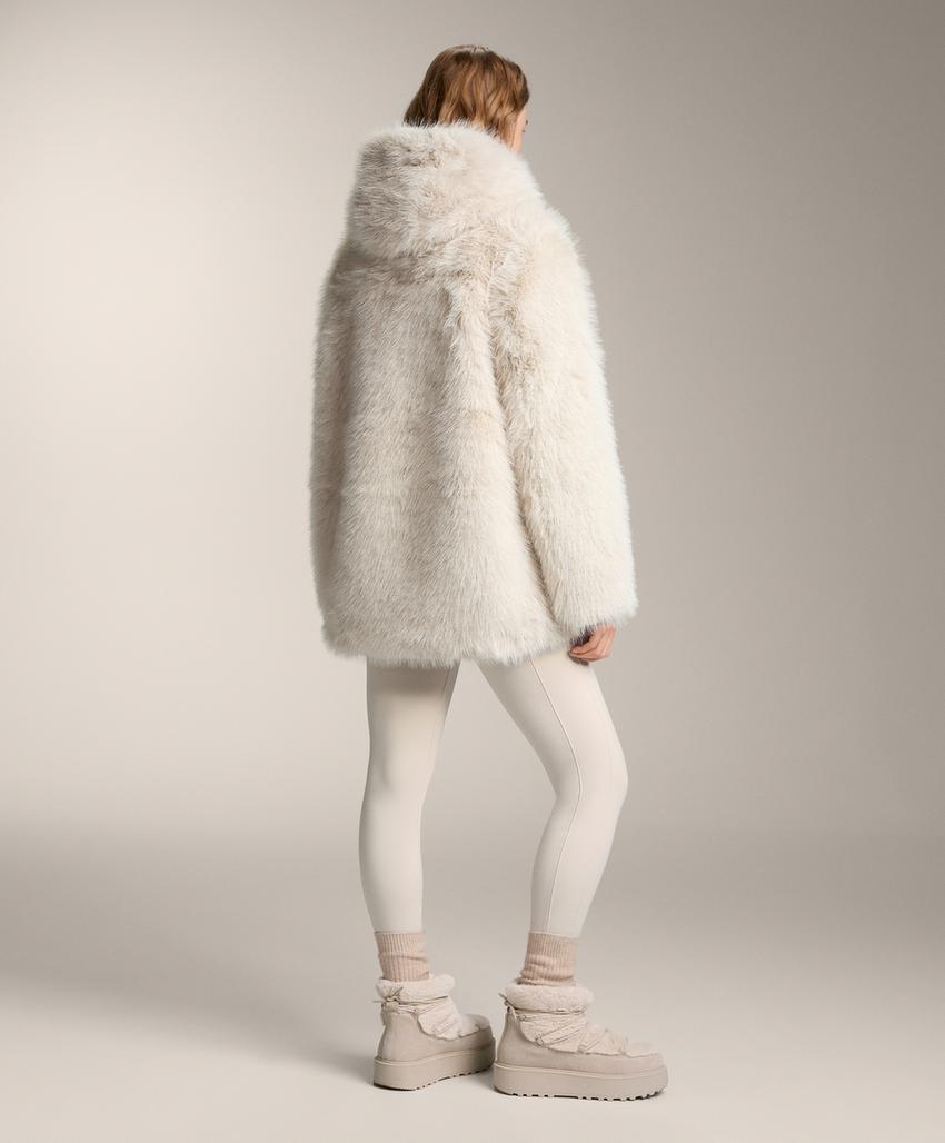 Куртка с капюшоном из искусственного меха