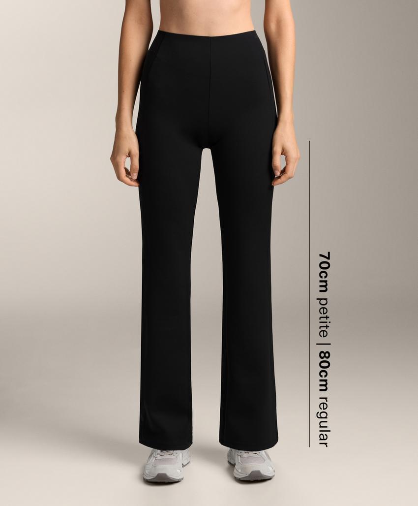 Расклешенные брюки с высокой посадкой и эффектом неопрена