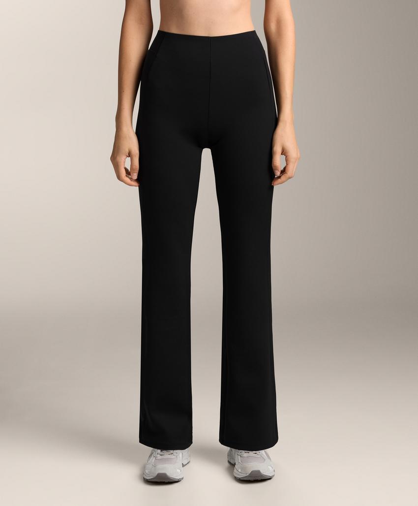 Расклешенные брюки с высокой посадкой и эффектом неопрена