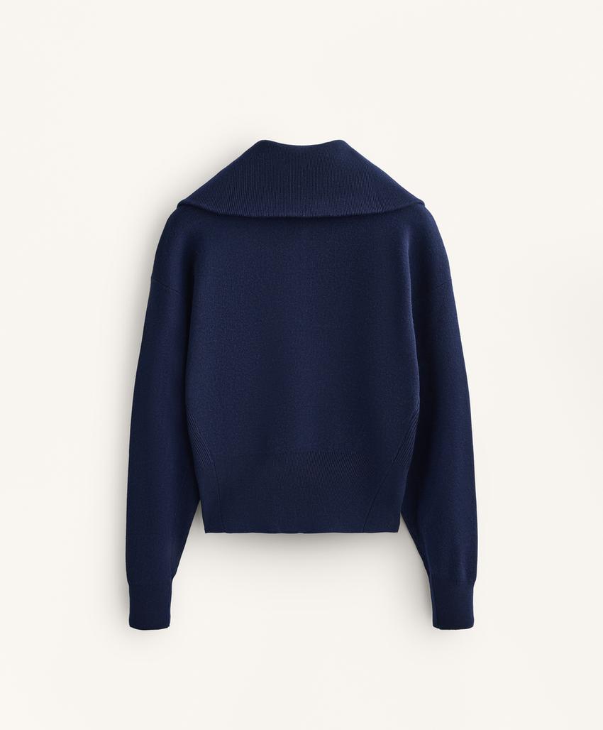 Свитер с высоким воротником и молнией до уровня груди