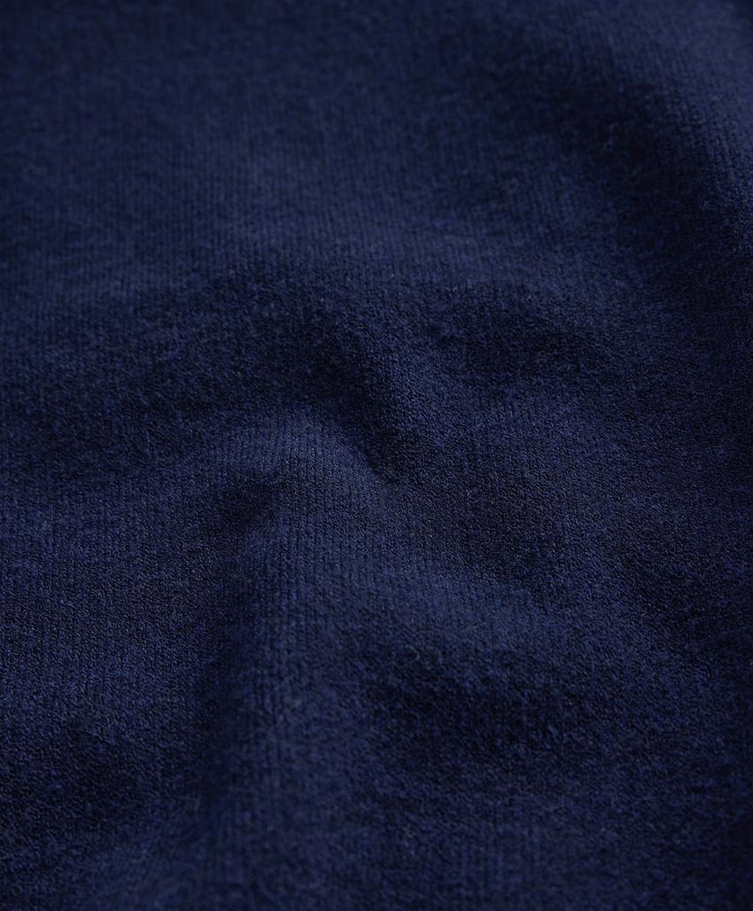 Свитер с высоким воротником и молнией до уровня груди