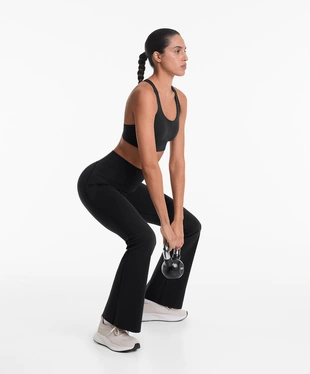 BLACK | 1255/254/800 - OYSHO Брюки клеш COMPRESSIVE с завышенной талией и эффектом пуш-ап