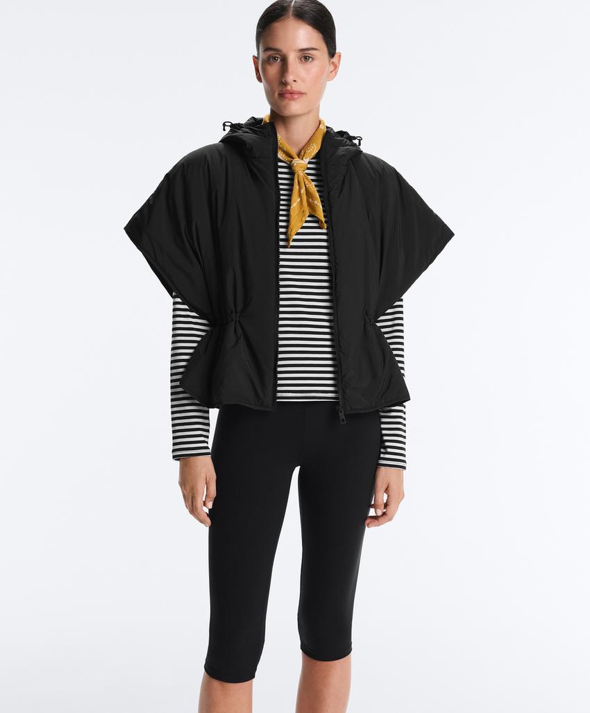 Стеганый жилет с капюшоном