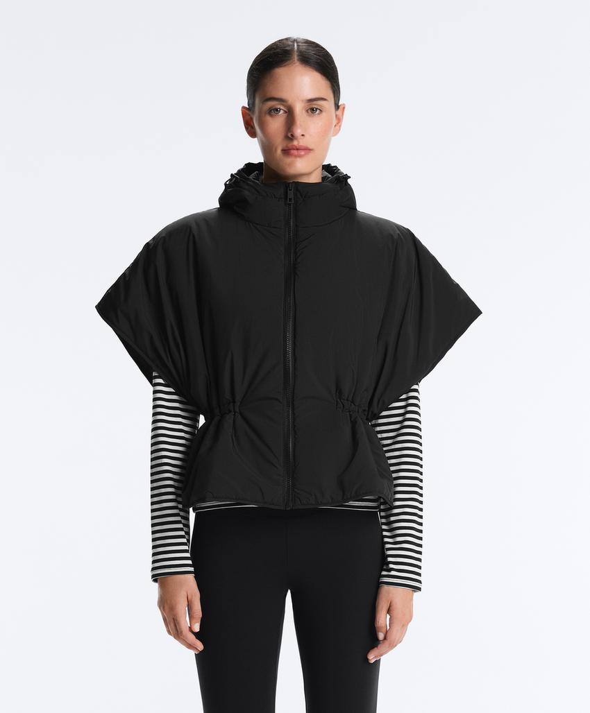 Стеганый жилет с капюшоном