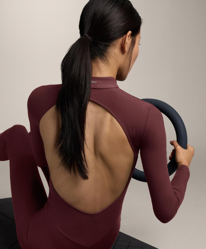 Длинный комбинезон Comfortlux с перекрестными деталями и длинным рукавом