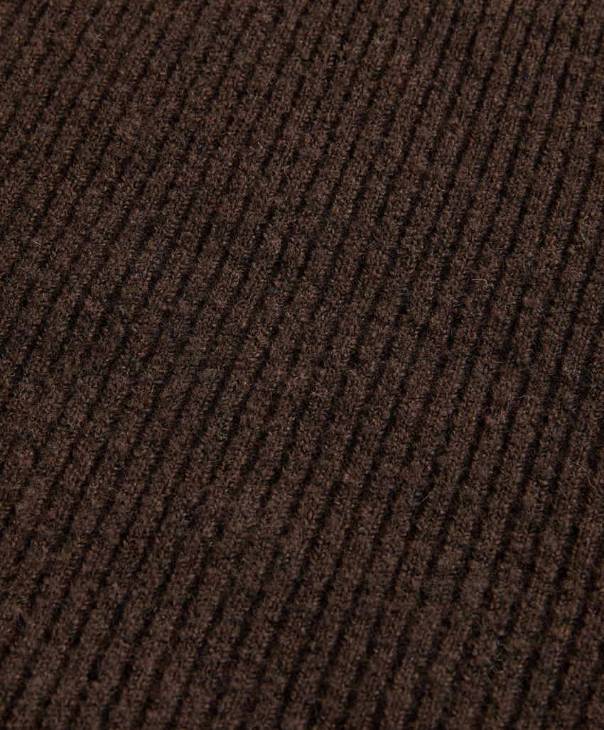 Вязаная балаклава в рубчик