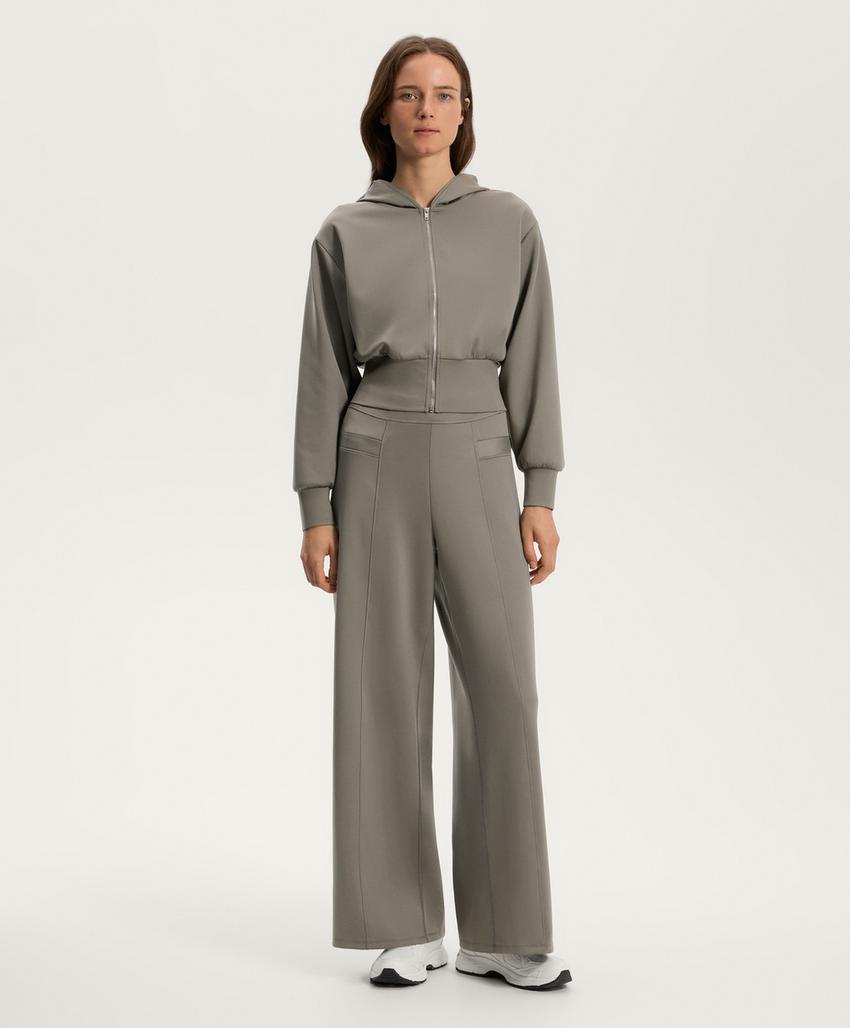 Брюки-баллоны с эффектом неопрена