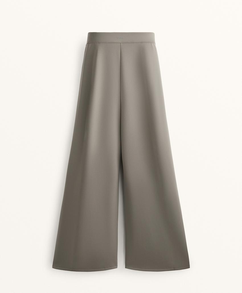 Брюки-баллоны с эффектом неопрена