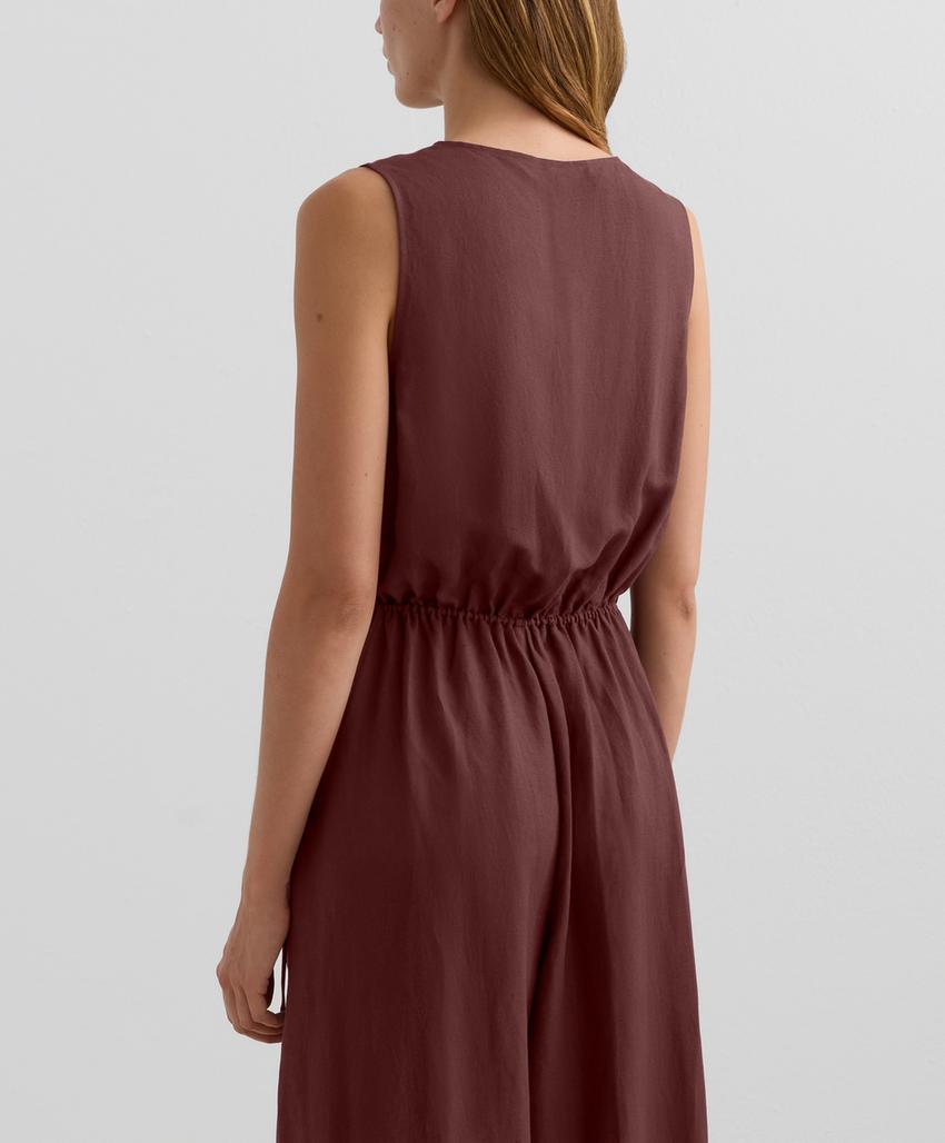 Комбинезон с брюками на запах из ткани со льном