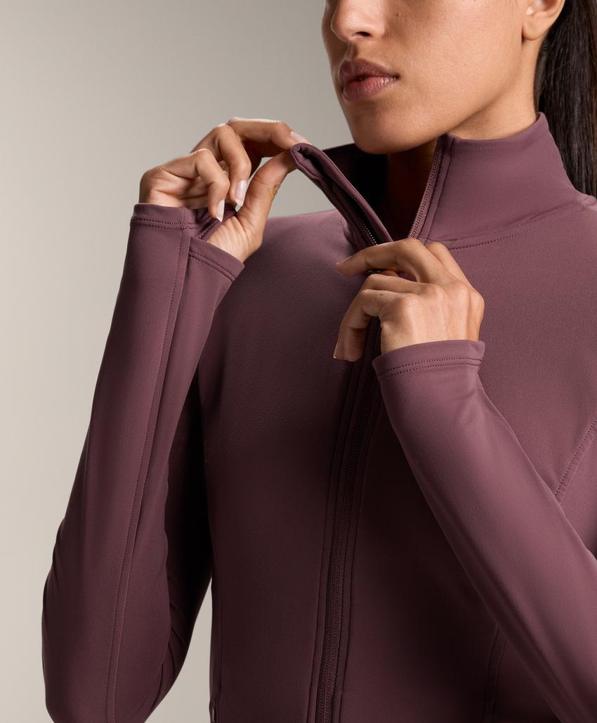 Легкая и теплая высокотехнологичная куртка