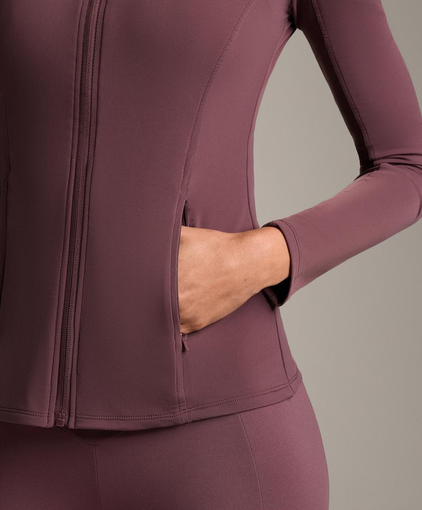 Легкая и теплая высокотехнологичная куртка