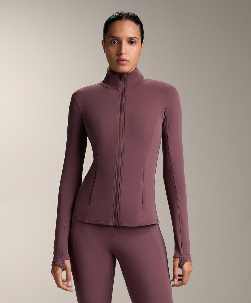 Легкая и теплая высокотехнологичная куртка