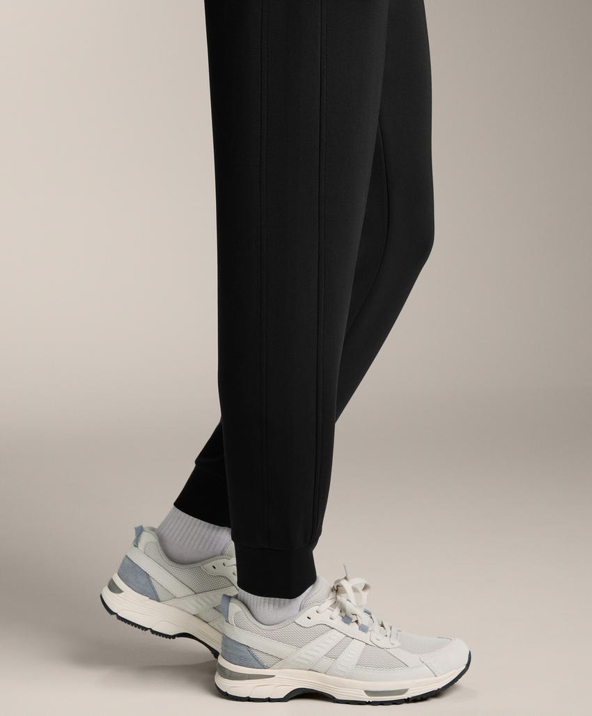 Брюки-джоггеры из мягкого модала