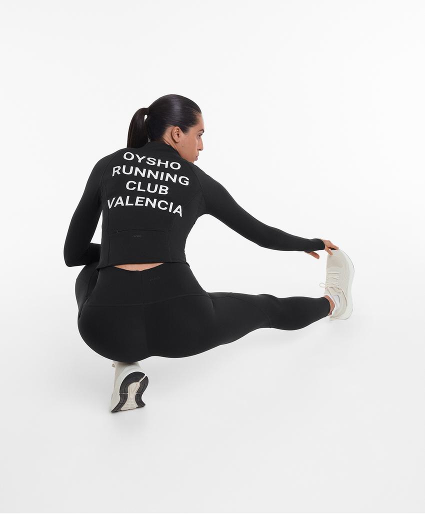 Casaco técnico light warm costuras Oysho Running Club Valencia